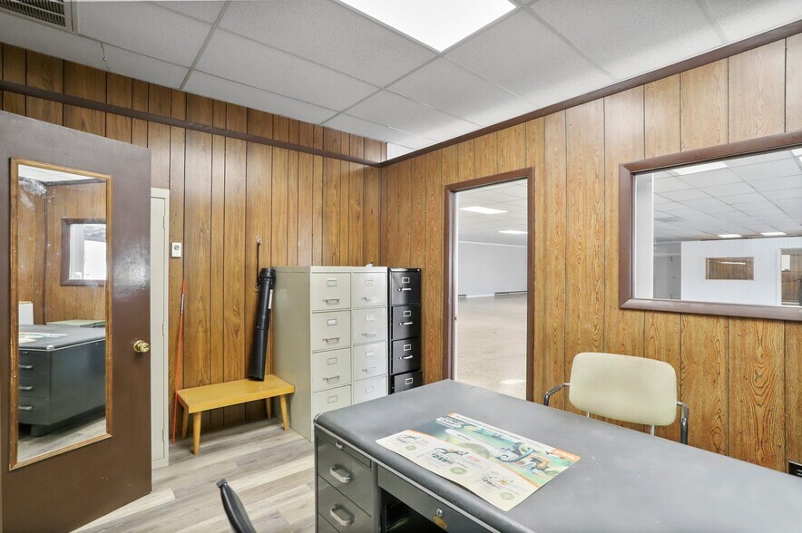 More Photos Of 12258 Buchanan Trl W, Mercersburg Flex For Lease