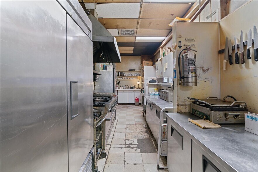 More Photos Of 12 SW 1st Ave, Gainesville Storefront For Lease