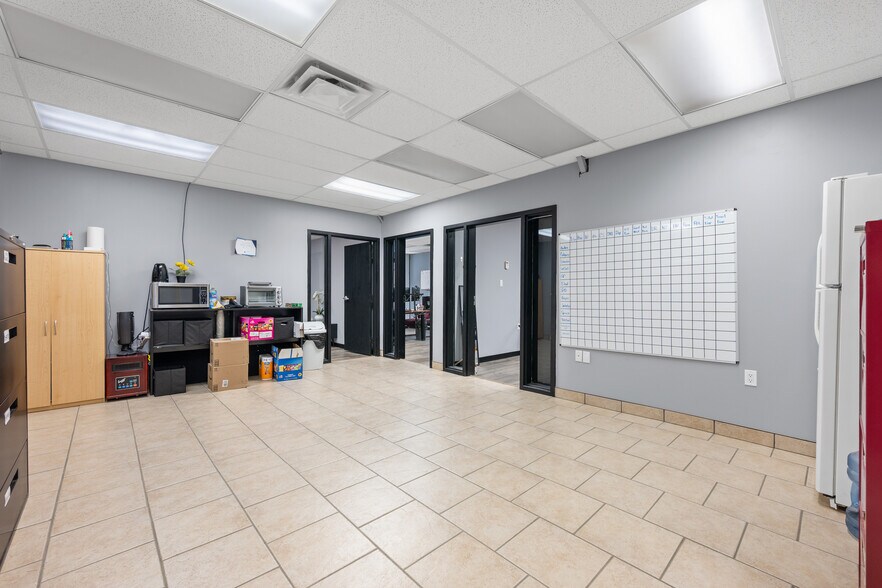 More Photos Of 5114 62 St, Lloydminster Warehouse For Sale