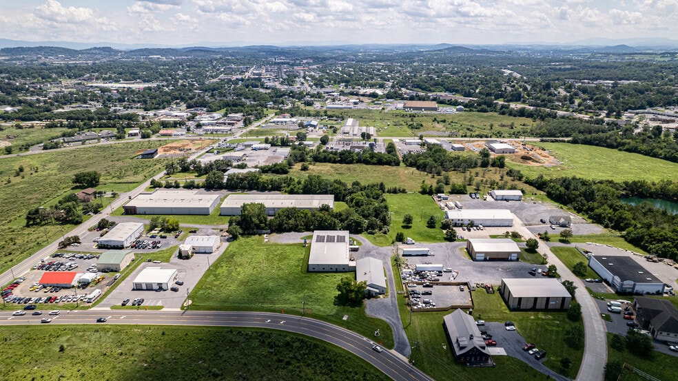 More Photos Of 641 Acorn Dr, Harrisonburg Manufacturing For Sale