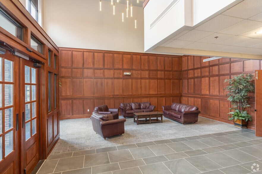 More Photos Of 2710 Centerville Rd, Wilmington Office For Lease