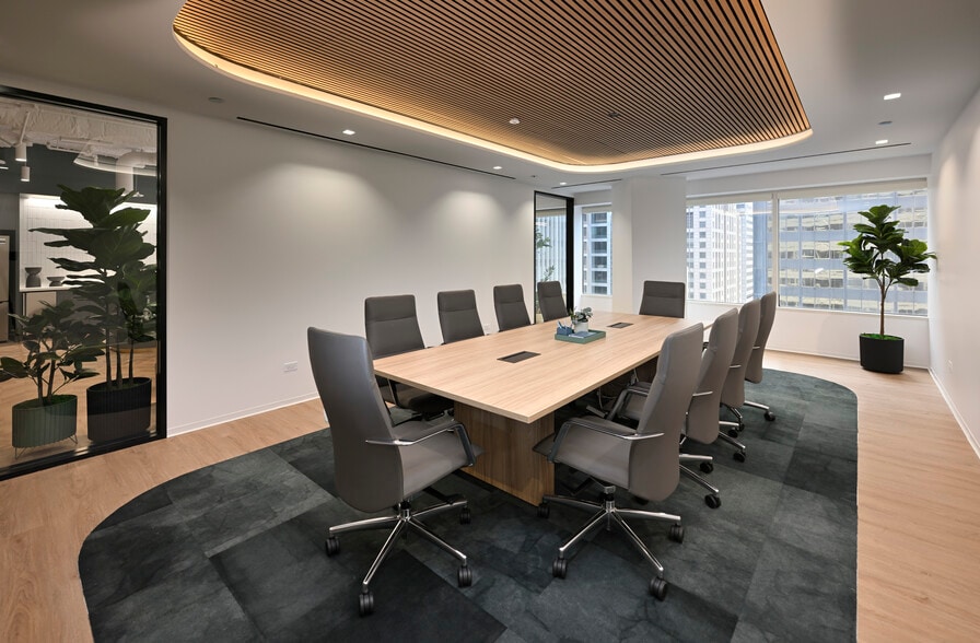 More Photos Of 200 S Wacker Dr, Chicago Office For Lease