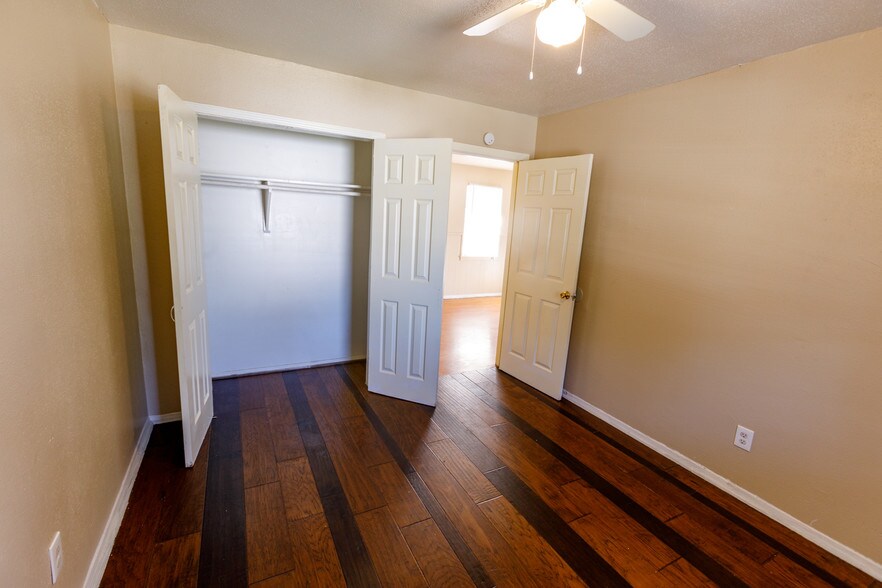 More Photos Of 9222 Lockwood Dr, Houston Apartments For Sale