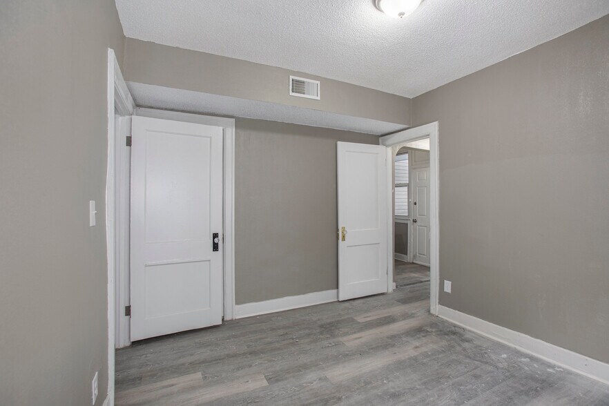 More Photos Of 3214-3220 Saint John Ave, Kansas City Apartments For Sale