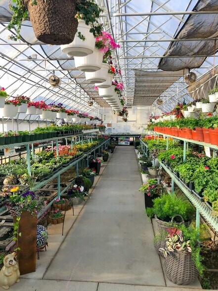 More Photos Of 117 2nd SE st, De Smet Garden Center For Sale