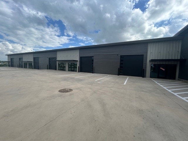 More Photos Of 3396 Kegley rd, Temple Showroom For Lease