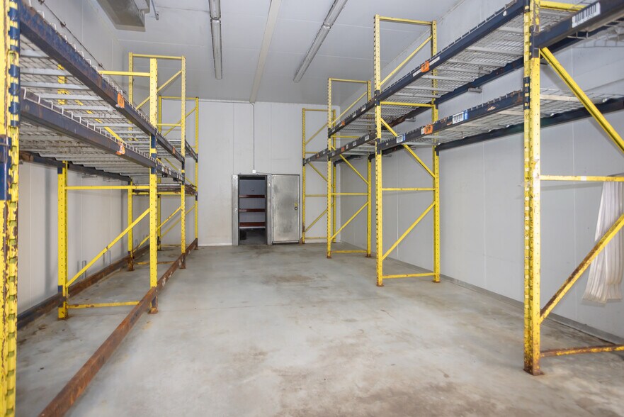 More Photos Of 1079 Aquidneck Ave, Middletown Industrial For Sale