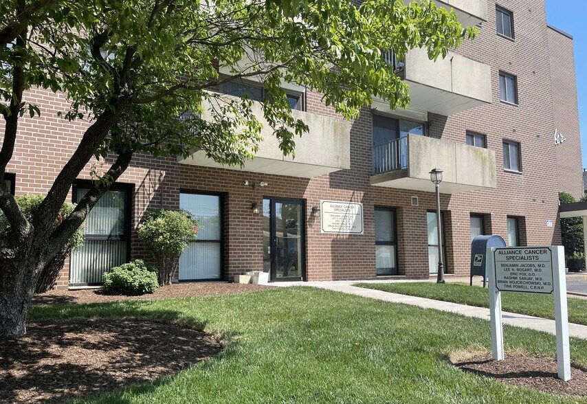 Primary Photo Of 33 W Chester Pike, Ridley Park Apartments For Sale
