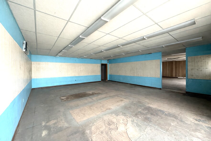 More Photos Of 984-990 Mendon Rd, Cumberland Storefront For Sale
