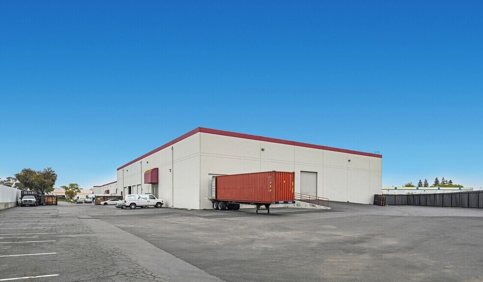 More Photos Of 1942-1958 Sabre St, Hayward Warehouse For Lease