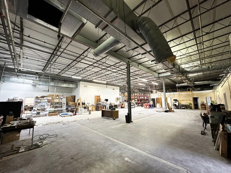 More Photos Of 934 Paramount Pky, Batavia Warehouse For Sale