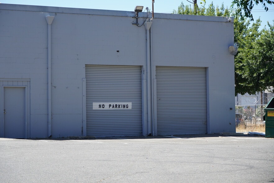 More Photos Of 851 Richards Blvd, Sacramento Warehouse For Sale