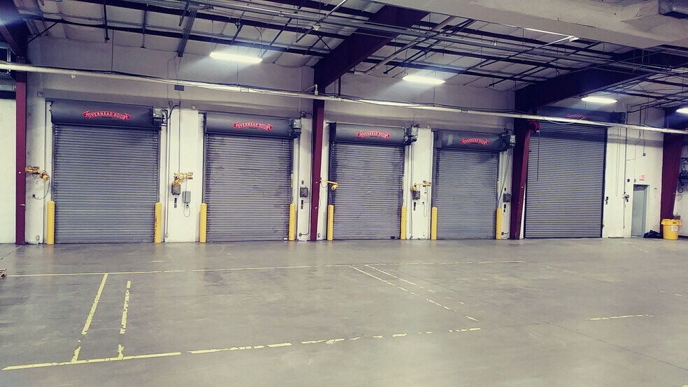 More Photos Of 260 Bennett Dr, Pulaski Warehouse For Lease