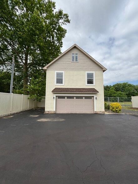 More Photos Of 28795 Old Village rd, Mechanicsville Specialty For Lease