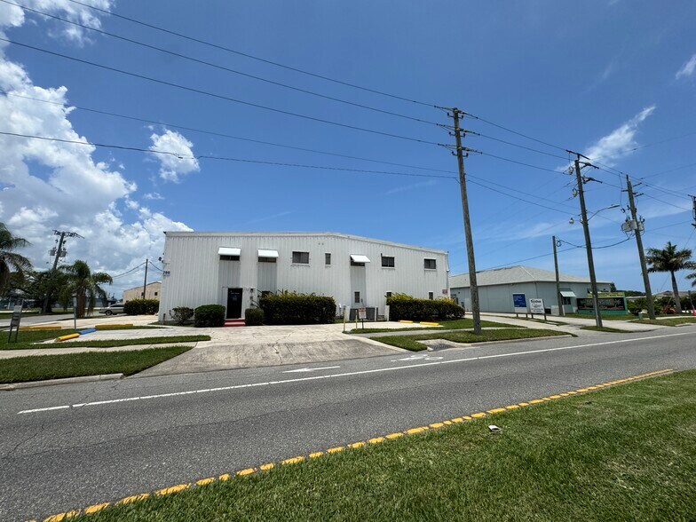 More Photos Of 280 W Central Blvd, Cape Canaveral Manufacturing For Sale