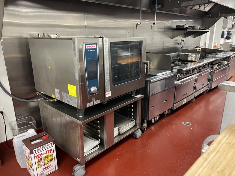 More Photos Of 28 Market St, Warren Theater Concert Hall For Sale