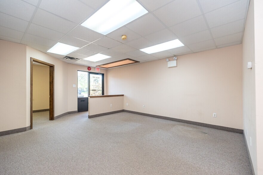 More Photos Of 908-918 Town Center, New Britain Office For Sale