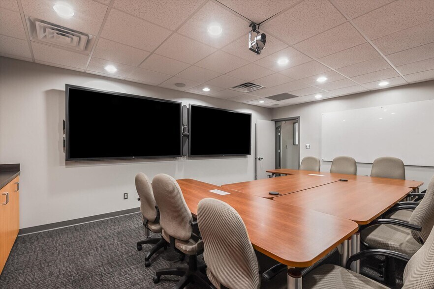 More Photos Of 1589 Metropolitan Blvd, Tallahassee Office For Lease