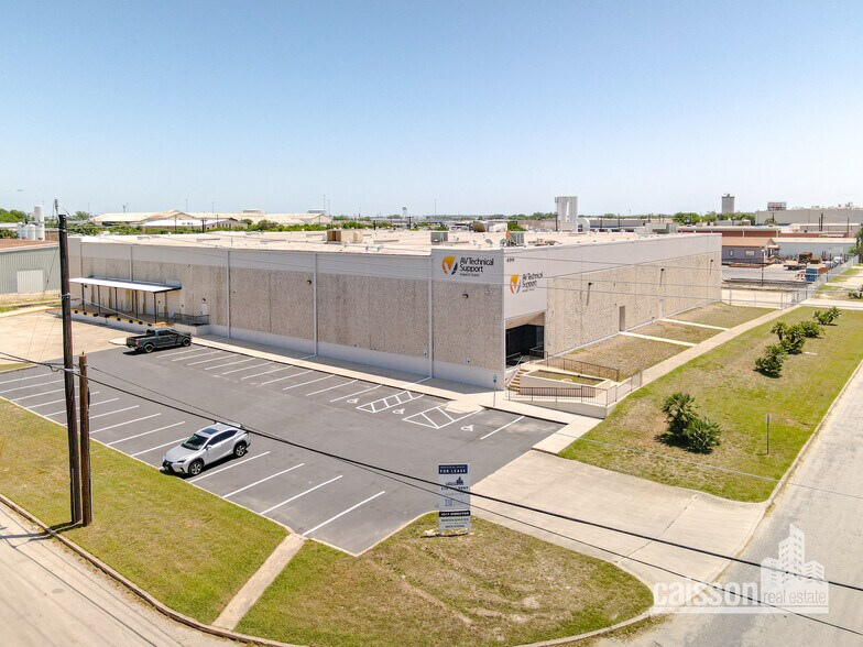 More Photos Of 4311 Director Dr, San Antonio Warehouse For Lease