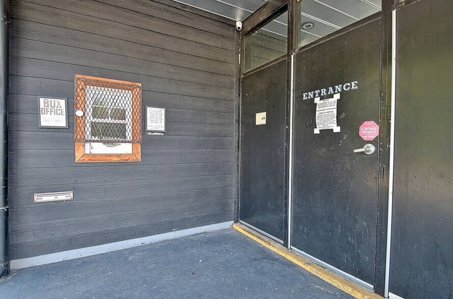 More Photos Of 7716 N Main St, Jonesboro Freestanding For Sale