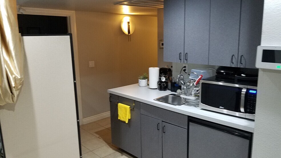 More Photos Of 1380 E Sahara Ave, Las Vegas Medical For Sale