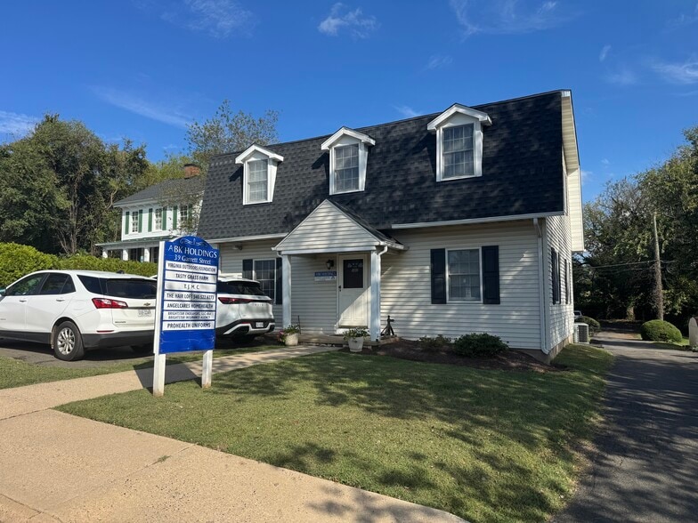 Primary Photo Of 39 Garrett St, Warrenton Office For Sale