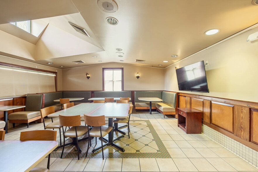 More Photos Of 2033 Wynnton Rd, Columbus Restaurant For Sale