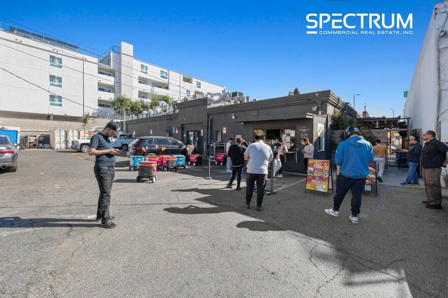 More Photos Of 11419 Santa Monica Blvd, Los Angeles Restaurant For Lease
