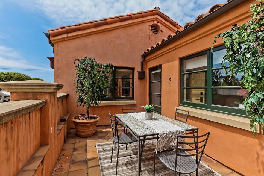 More Photos Of 729 Montana Ave, Santa Monica Office For Lease