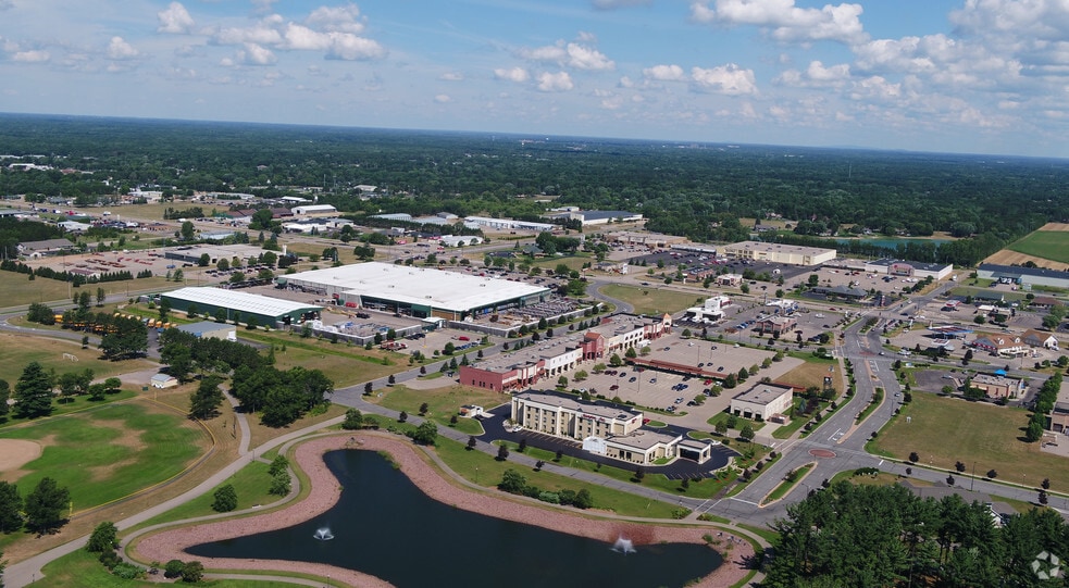 More Photos Of 3012-3066 Village Park Dr, Plover Freestanding For Lease