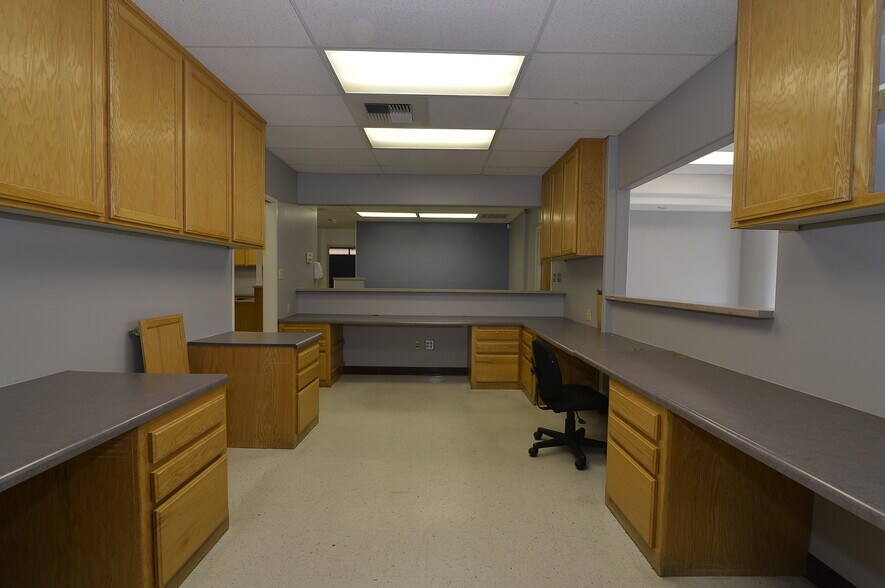 More Photos Of , Bakersfield Office For Sale