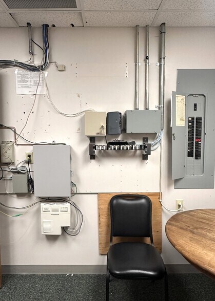 More Photos Of 220 SW 5th St, Woodhull Medical For Sale