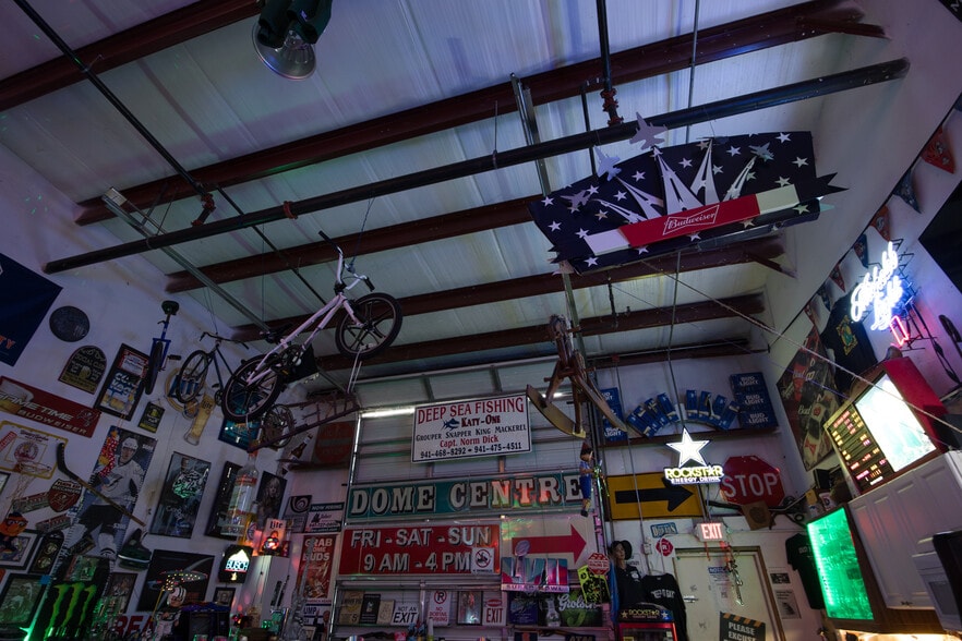 More Photos Of 1090 Knight's Trail Rd, North Venice Light Distribution For Sale