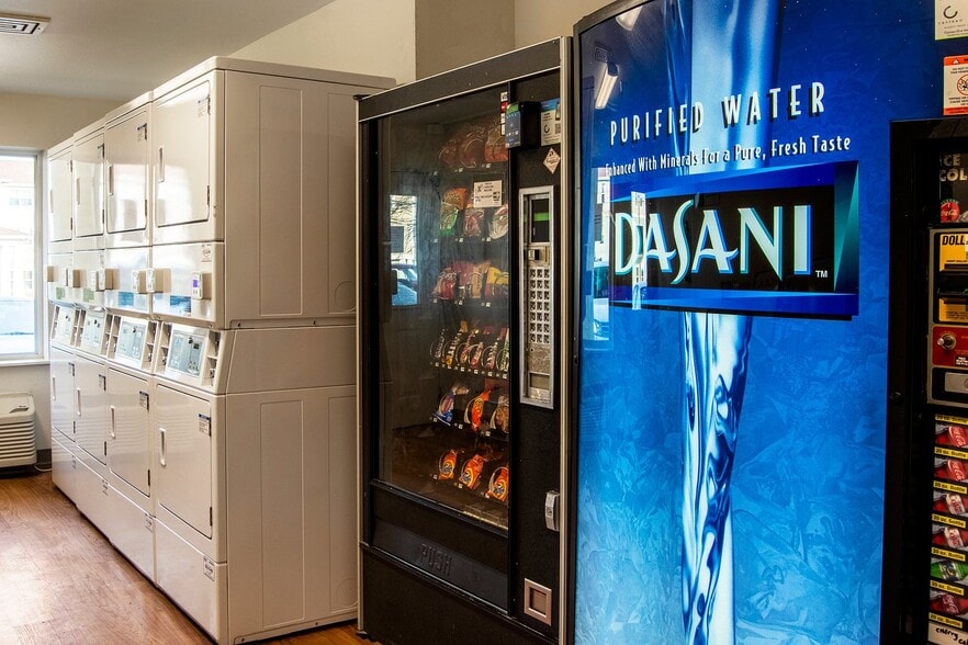 More Photos Of 3535 Fisher Rd NE, Salem Hotel For Sale