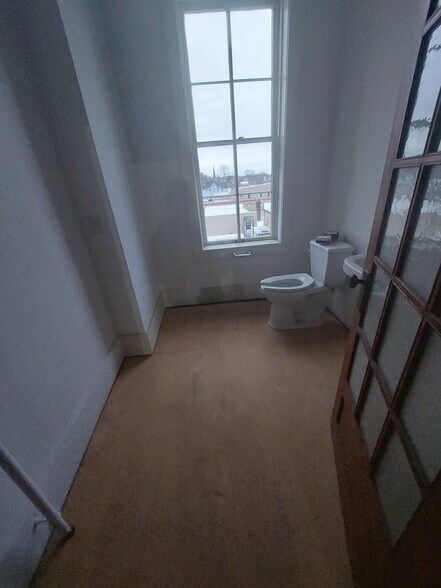 More Photos Of 207-211 E Main St, Watertown Office For Lease