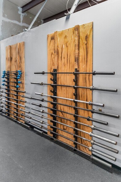 More Photos Of 140 NE Yellow Pine Ave, Madison Restaurant For Sale