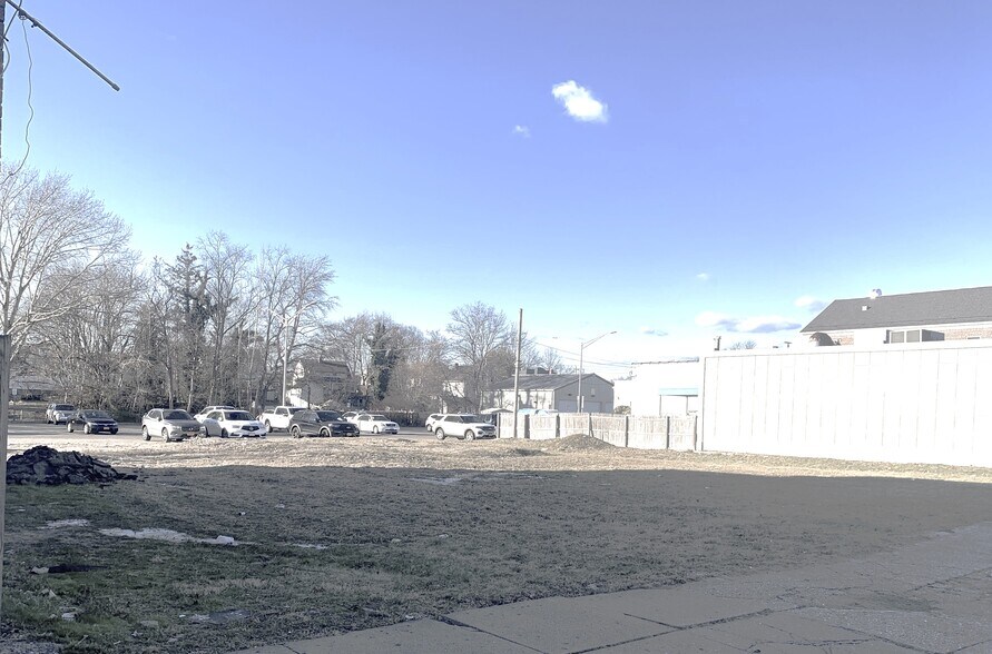 More Photos Of 2408 Grand Ave, Baldwin Land For Lease