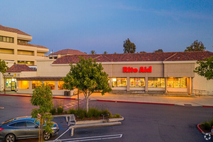 More Photos Of 3433-3545 Del Mar Heights Rd, San Diego Unknown For Lease