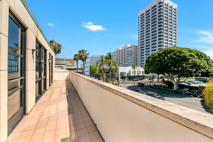 More Photos Of 201 Wilshire Blvd, Santa Monica Loft Creative Space For Lease