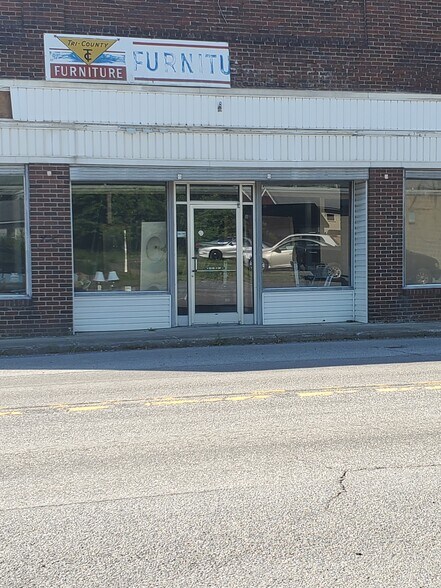 More Photos Of 506 Main St, Rainelle Storefront Retail Office For Sale