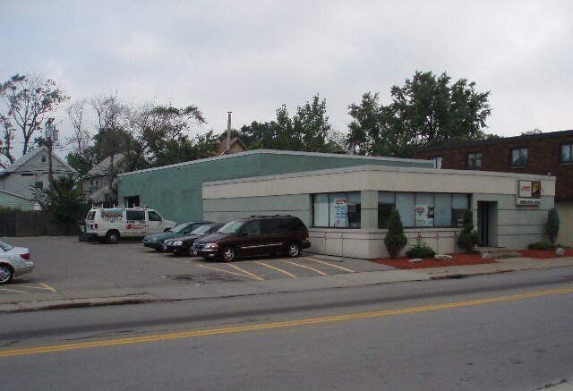 Primary Photo Of 1565 Kenmore Ave, Kenmore Showroom For Lease
