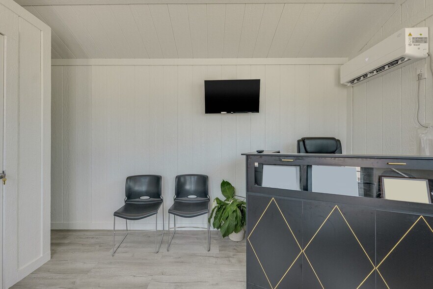 More Photos Of 21601 State Highway 71 W, Spicewood Land For Lease