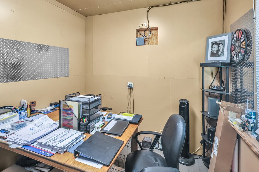 More Photos Of 101 Caney Pl, Glenwood Auto Repair For Sale