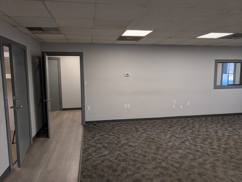 More Photos Of 4085 Pepperell Way, Dublin Distribution For Sale