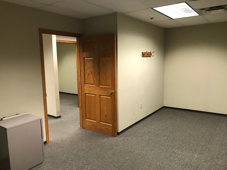 More Photos Of 1250 Highway 15 S, Hutchinson Office For Lease