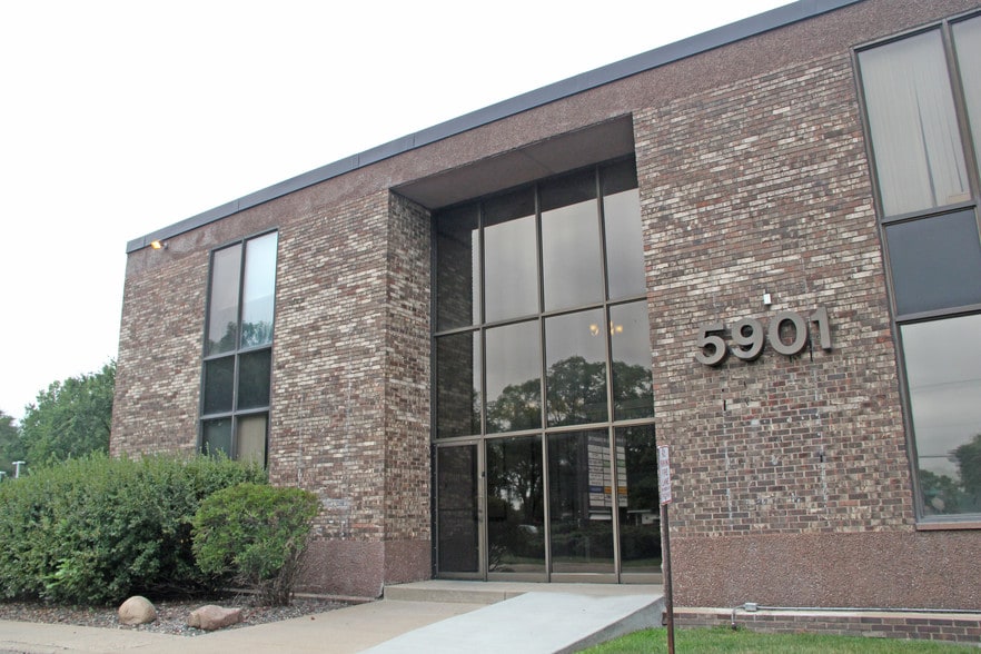 More Photos Of 5901 Brooklyn Blvd, Minneapolis Office For Lease