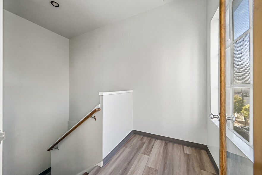 More Photos Of 443 Tehama St, San Francisco Loft Creative Space For Sale