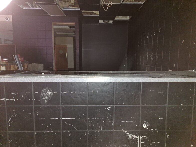 More Photos Of 42 Market St, Bangor Storefront For Lease