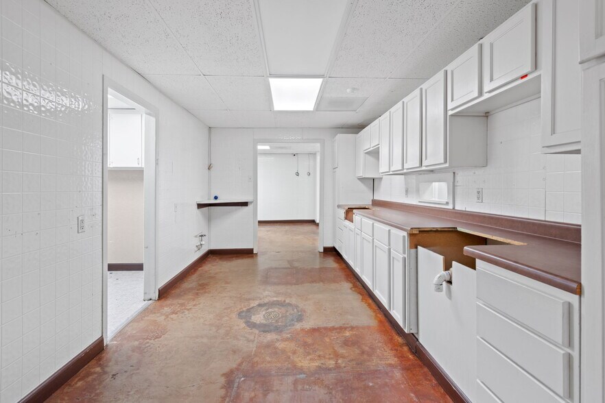 More Photos Of 5620 Rowlett Rd, Rowlett Veterinarian Kennel For Sale