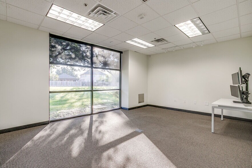 More Photos Of 3262 Chapel Creek Blvd, Fort Worth Office For Lease